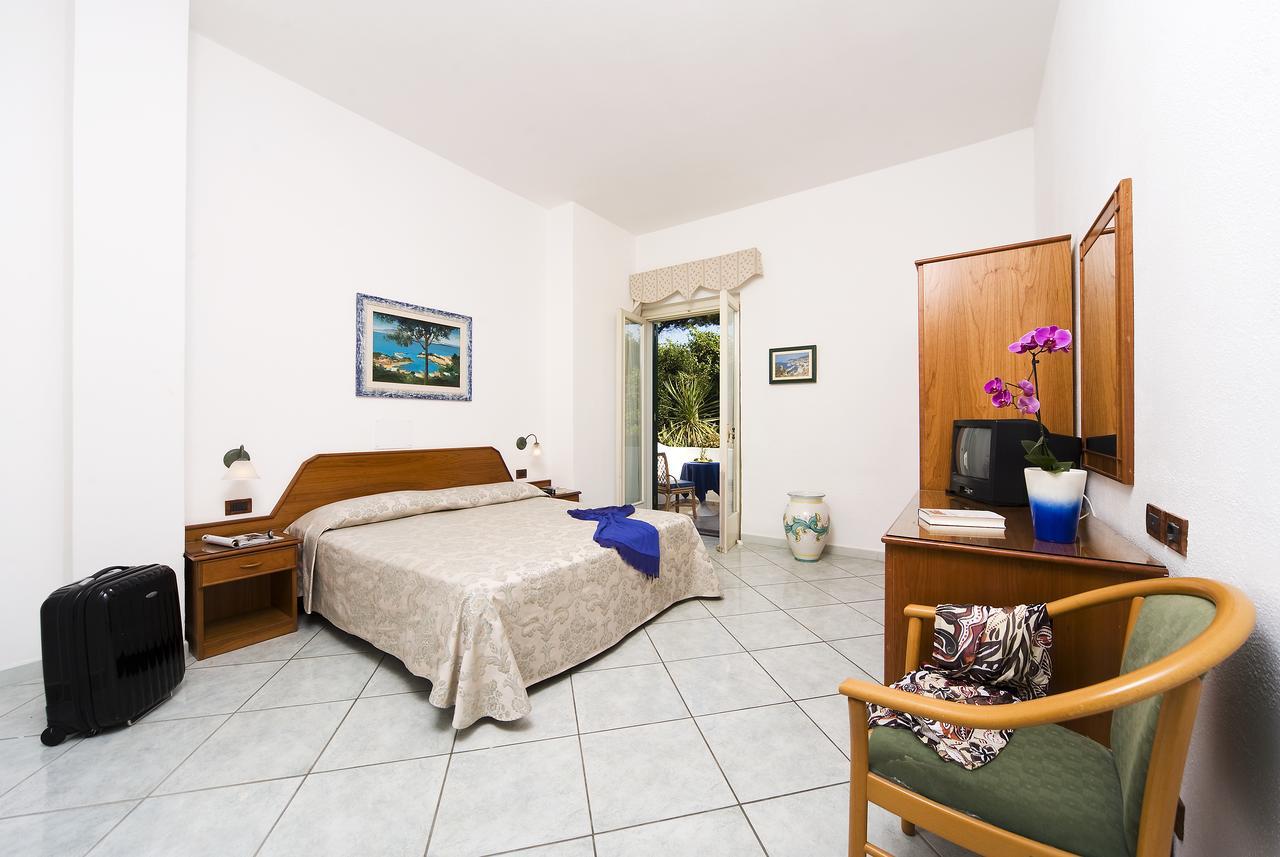 Park Hotel Terme Mediterraneo Forio di Ischia Værelse billede